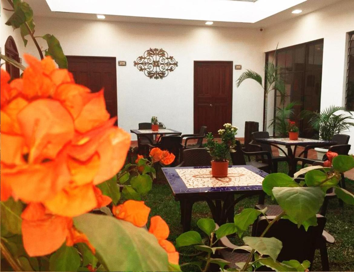 סנטה אנה Hostal Las Puertas מראה חיצוני תמונה